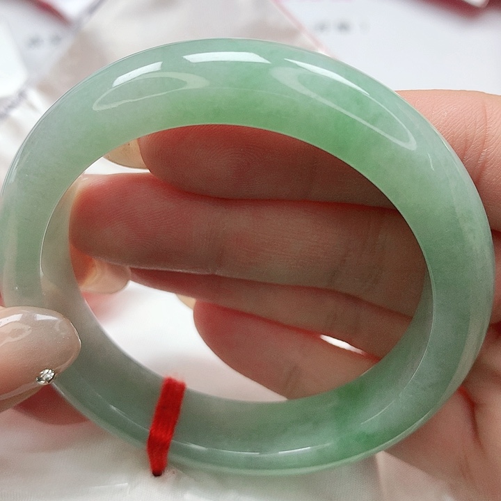 翡翠手镯未镶嵌缅甸天然A货翡翠