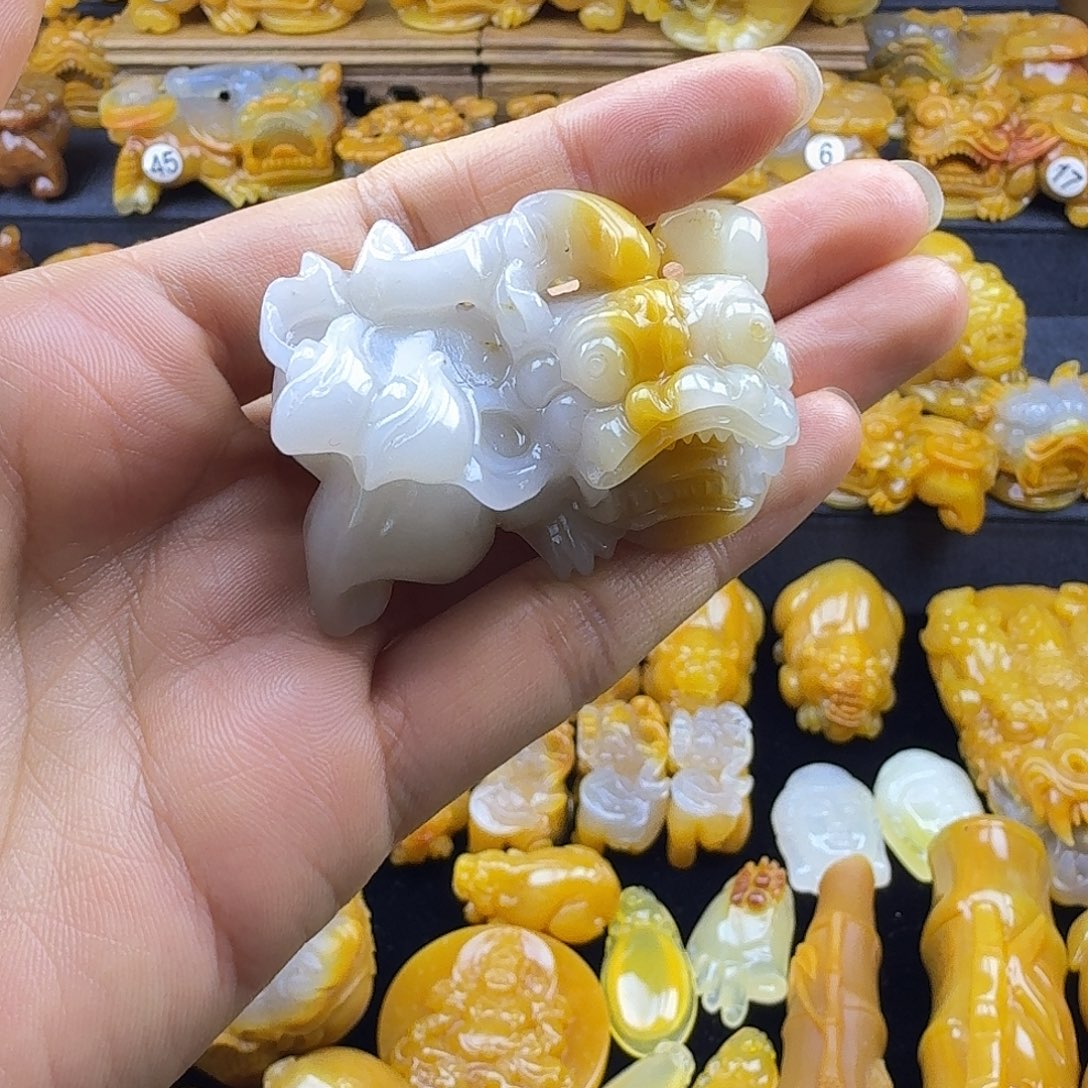 石英质玉（黄龙玉）未镶嵌手把件