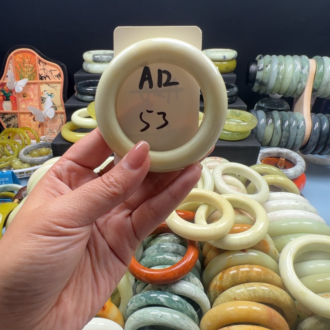 清***歡蛇纹石玉合金手镯