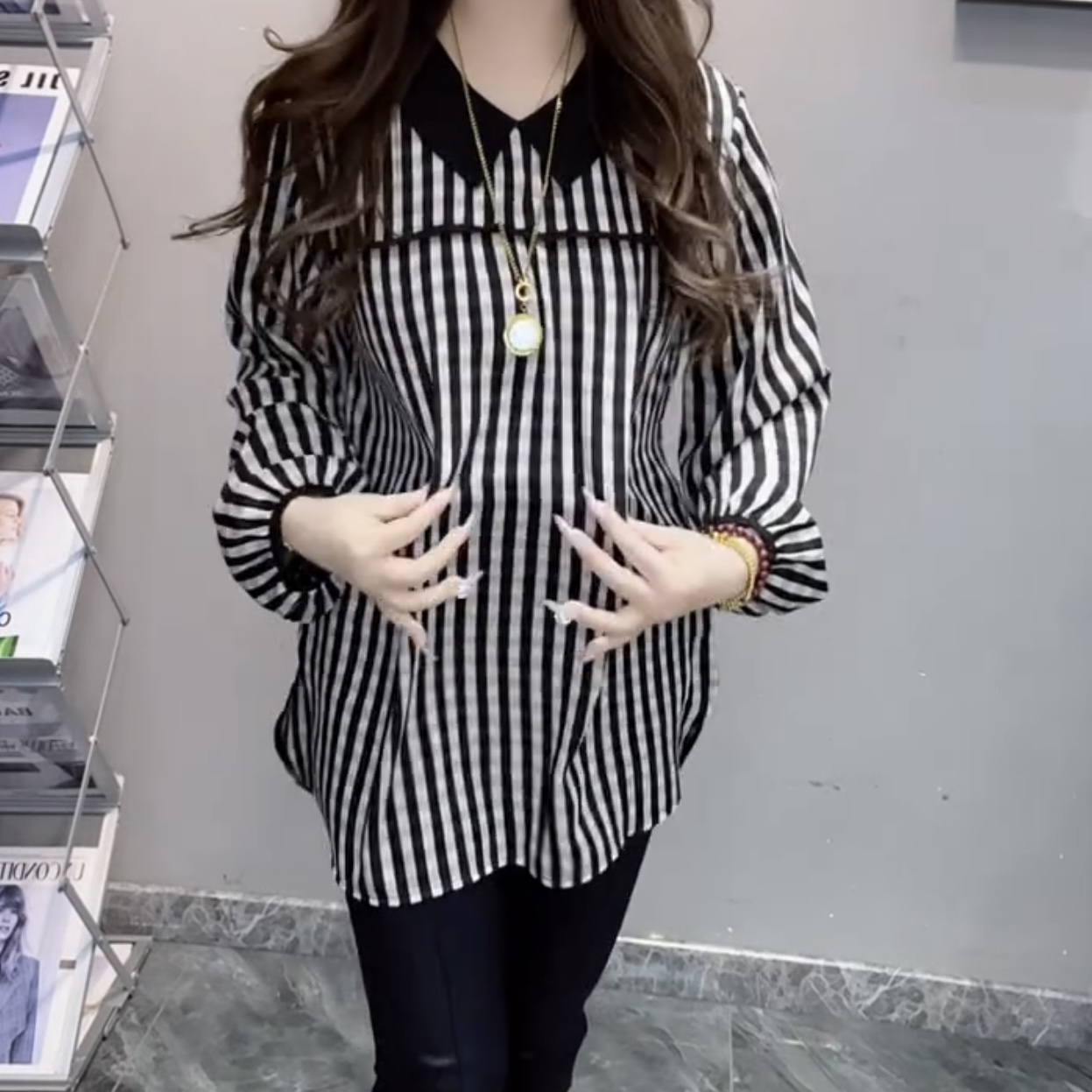 2025新款洋气百搭长袖时尚减龄宽松显瘦女款条纹拼接上衣小衫