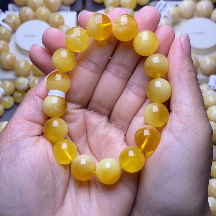 未镶嵌琥珀裸石3