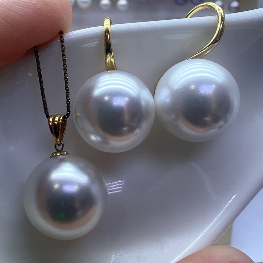 淡水珍珠18K金镶嵌吊坠(赠链)