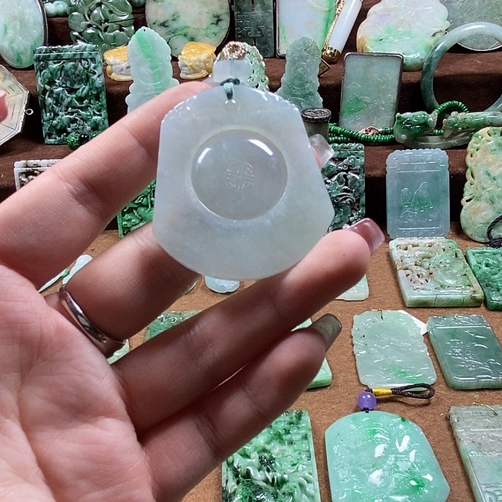 翡翠颈饰未镶嵌000000000000