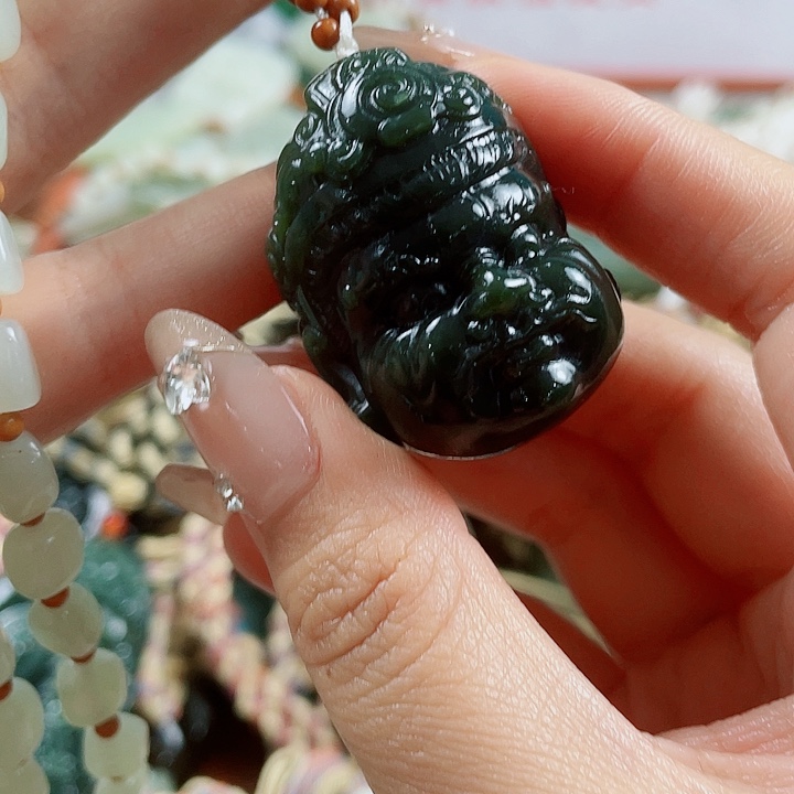 和田玉未镶嵌颈饰