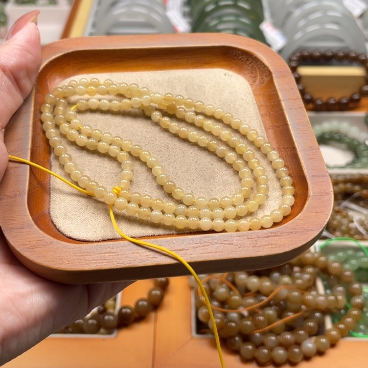 和田玉珠串4mm未镶嵌娇****哥