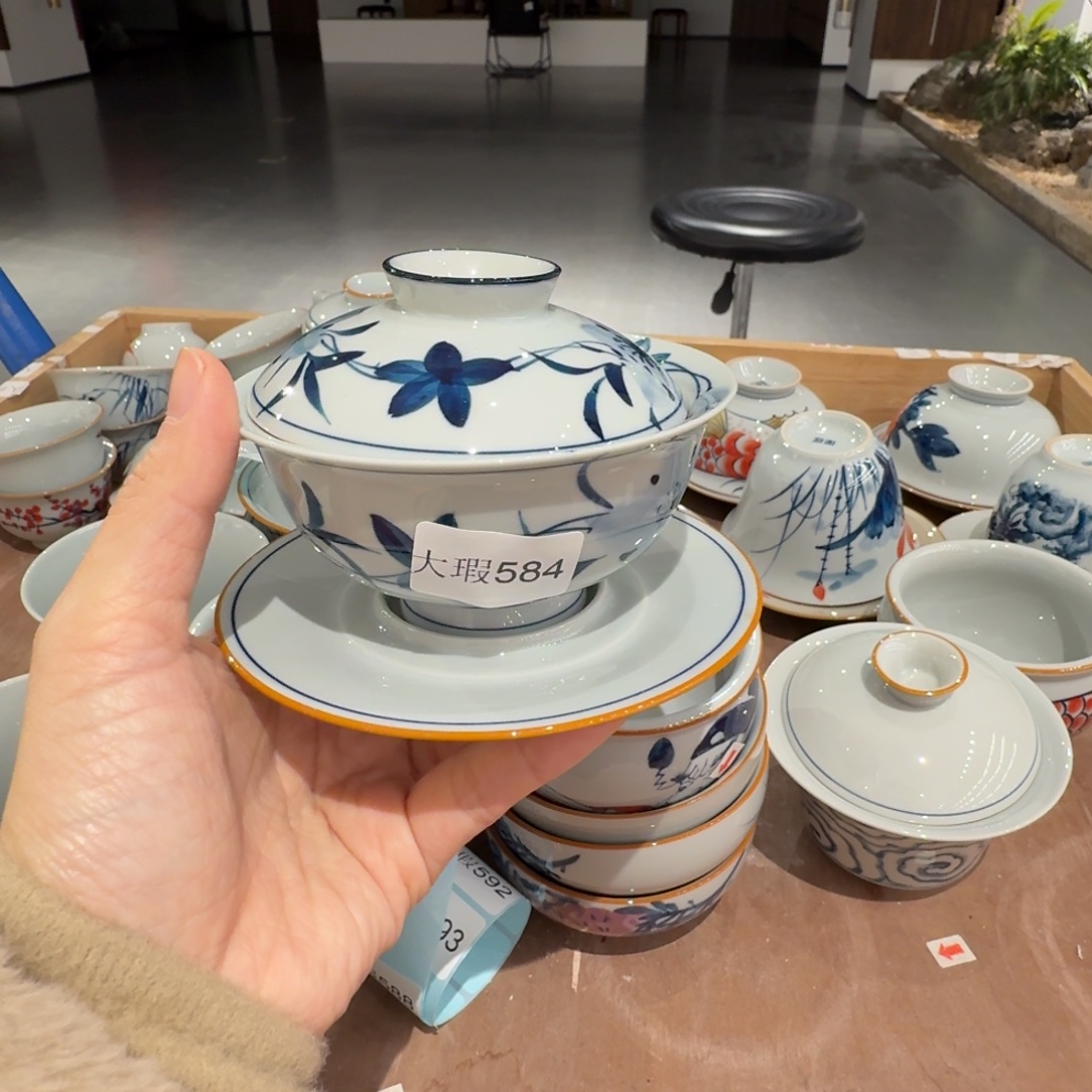 釉下手绘茶具微瑕