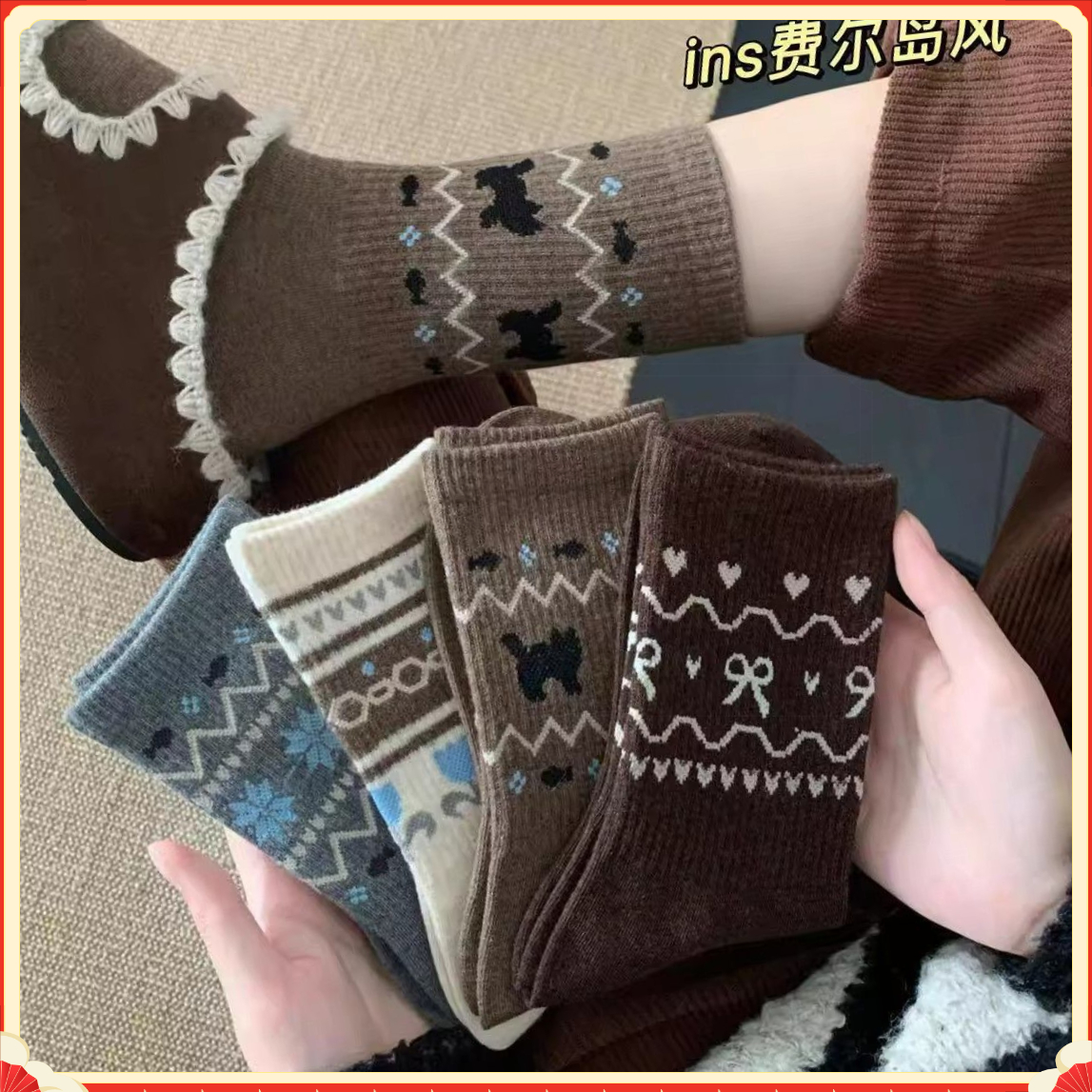 费尔岛袜子女中筒袜秋冬季加绒加厚保暖复古可爱小狗羊绒长袜Y