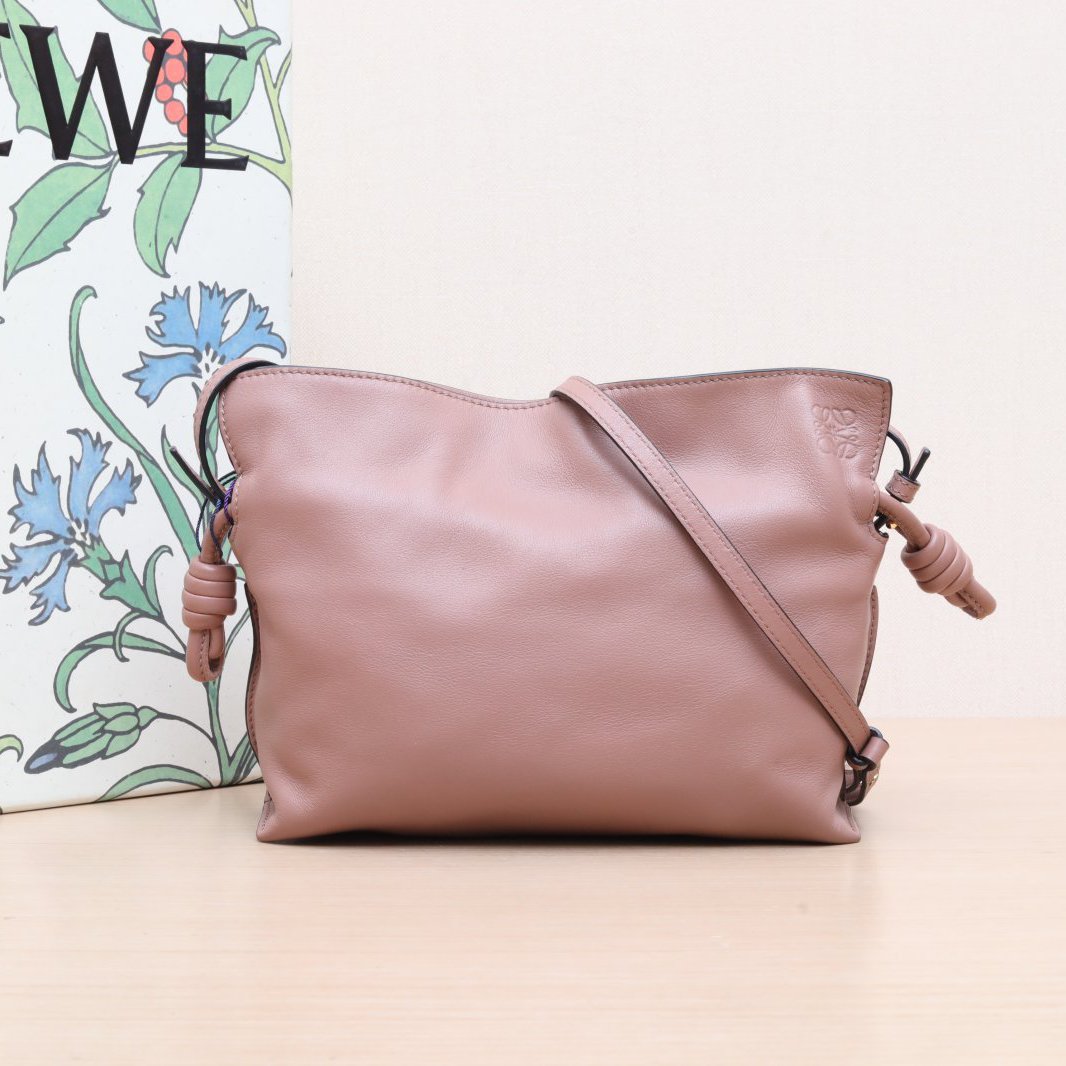 99新 LOEWE/罗意威 小花攀攀Clutch 扭结包 迷你 22 奶茶色 包
