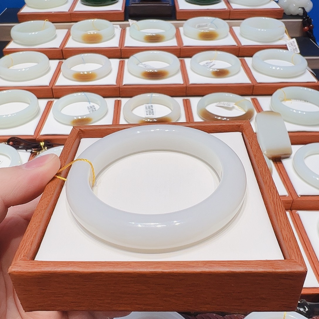 和田玉未镶嵌手镯羊脂白玉