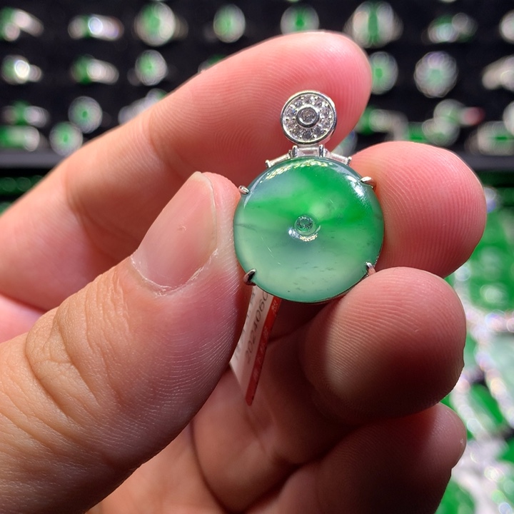 【闪购商品】翡翠颈饰银S925镶嵌平安扣