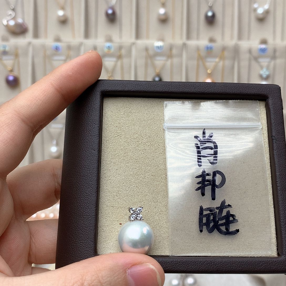 淡水珍珠吊坠(赠链)银S925镶嵌耶*?