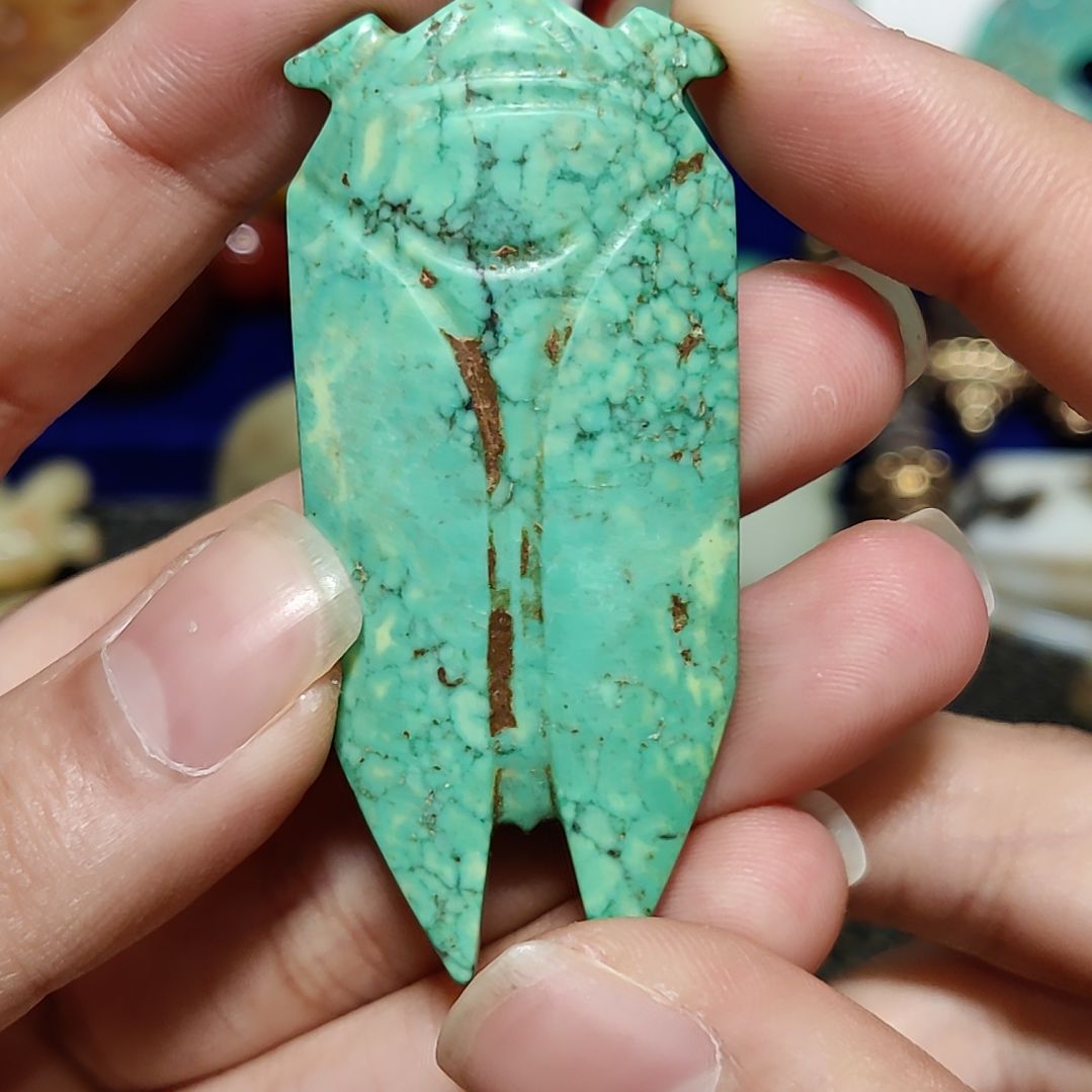 透闪石质玉未镶嵌颈饰