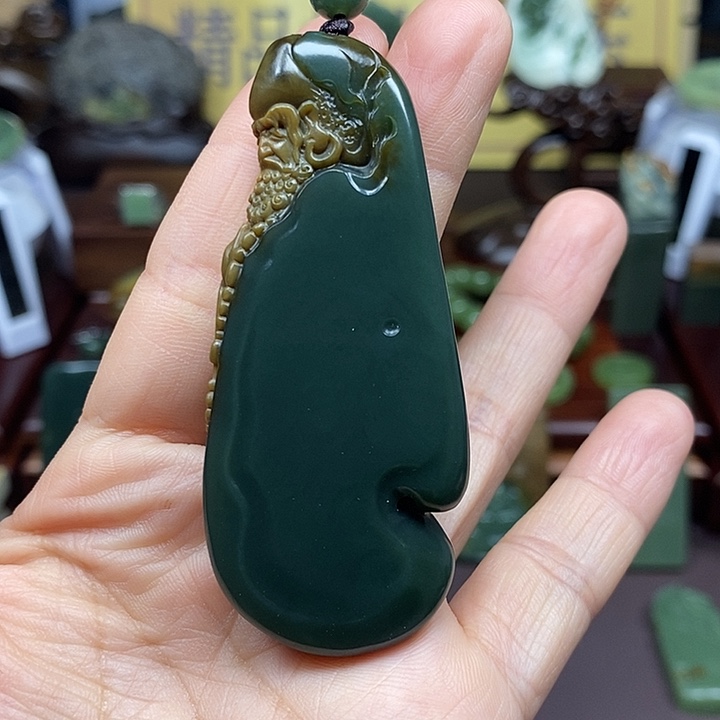 岫岩河磨玉（透闪石质玉）析木未镶嵌也*