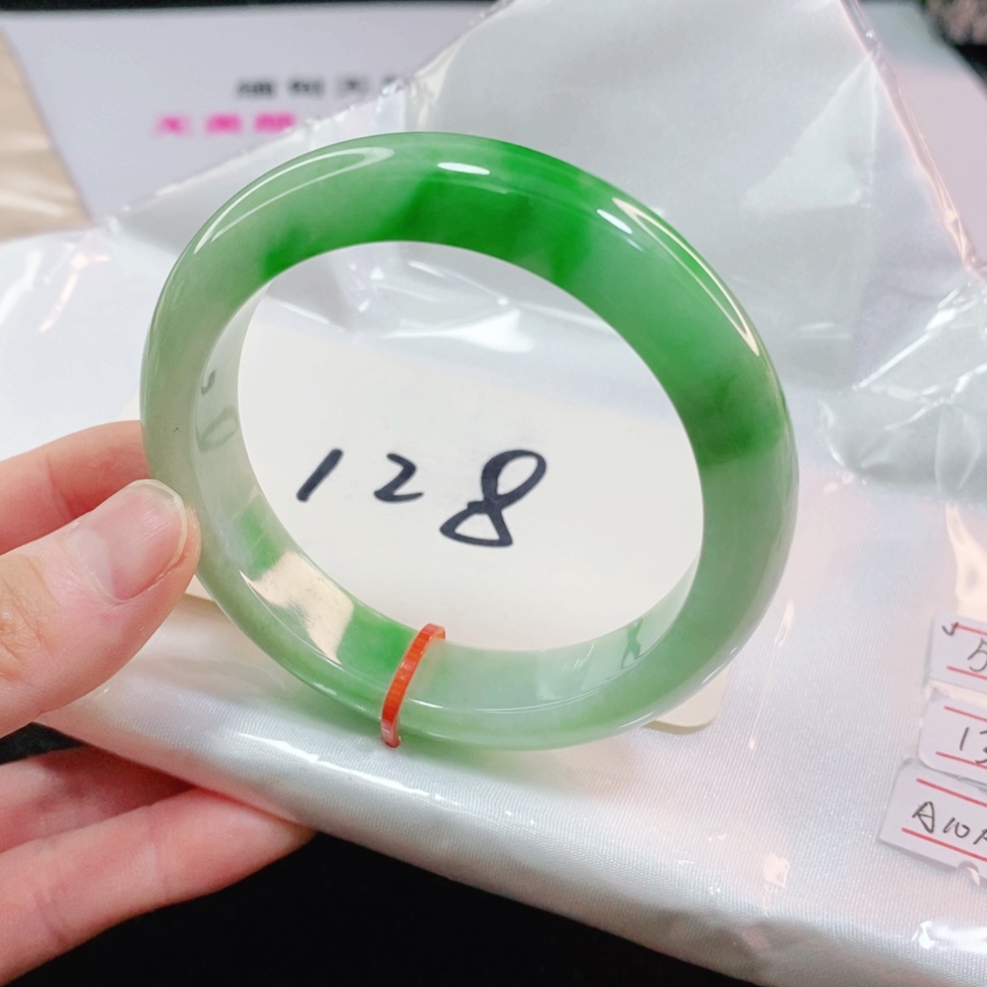 翡翠手镯未镶嵌545554555455