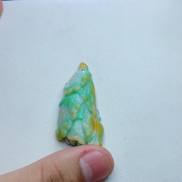 翡翠未镶嵌颈饰白菜