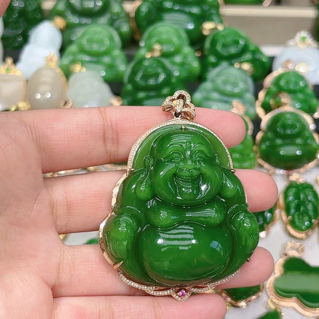 和田玉（碧玉）颈饰18K金镶嵌