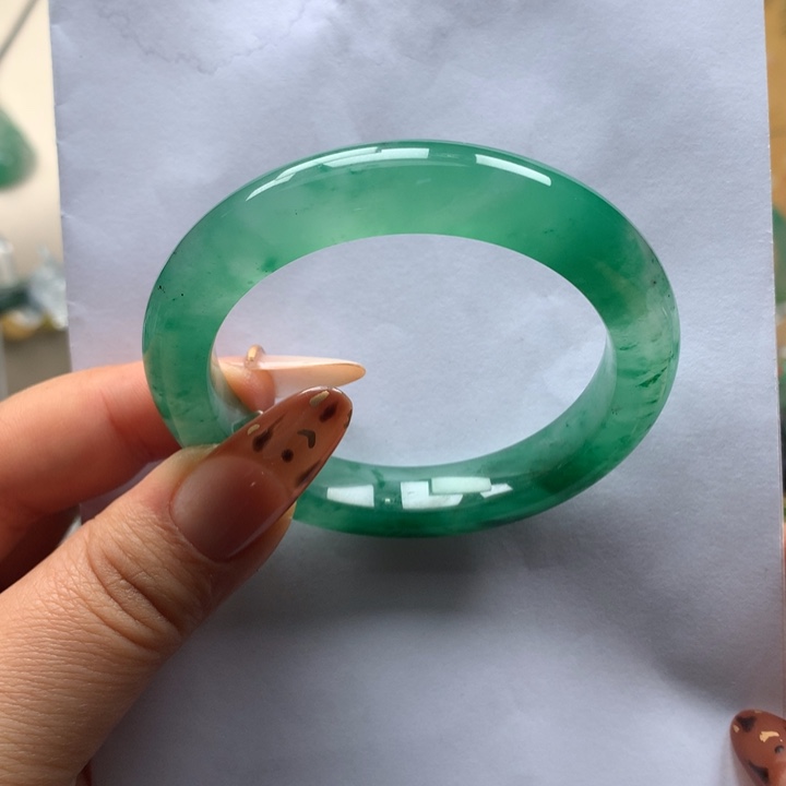 石英质玉未镶嵌手镯