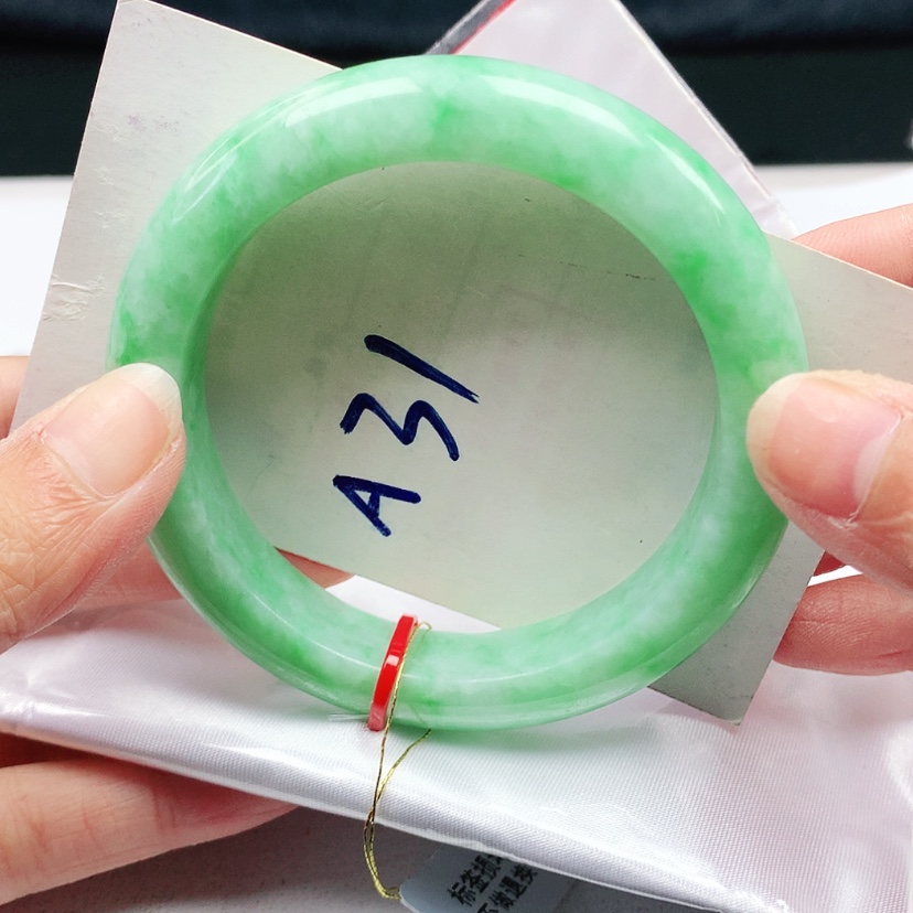 【闪购商品】翡翠手镯未镶嵌56圈