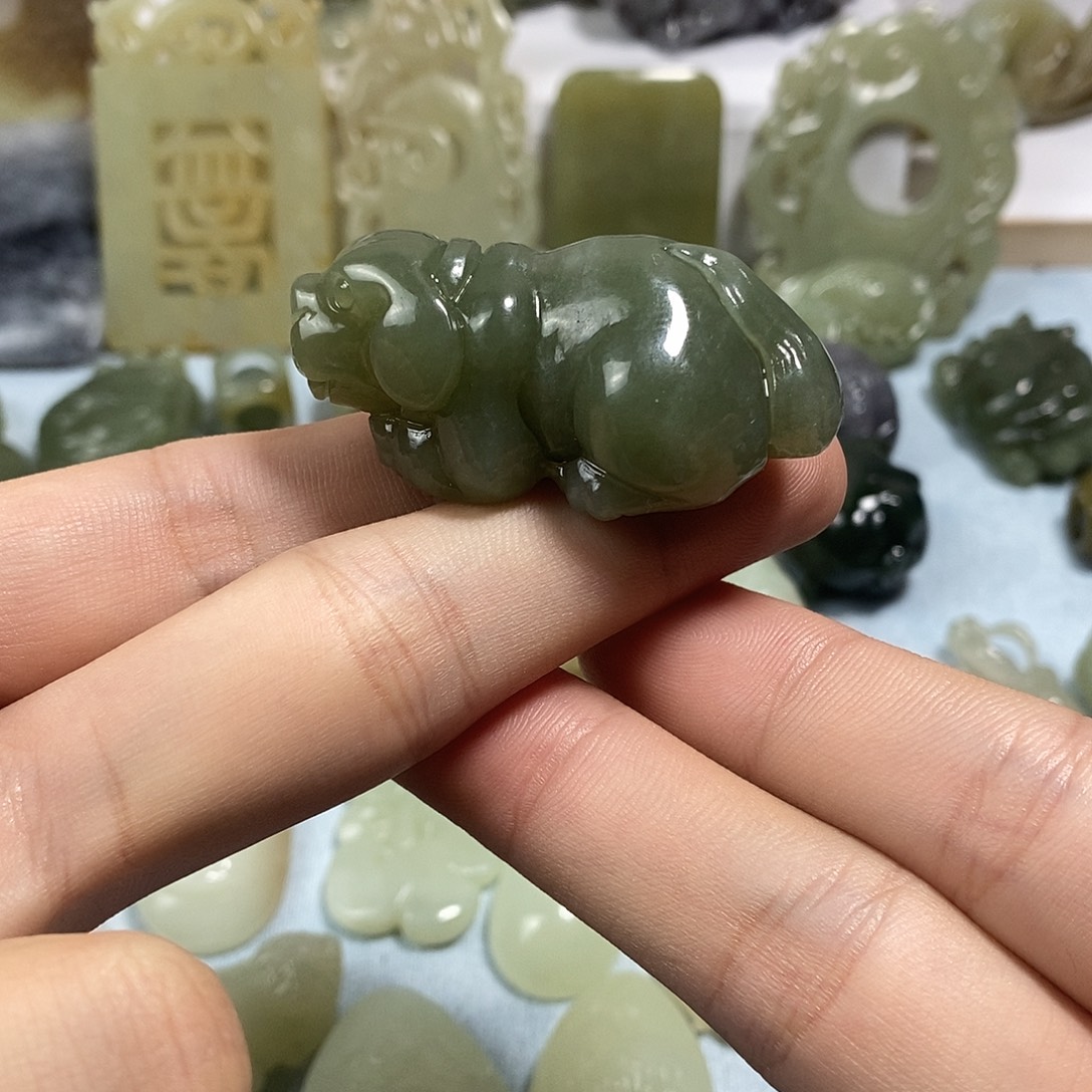 和田玉未镶嵌挂件