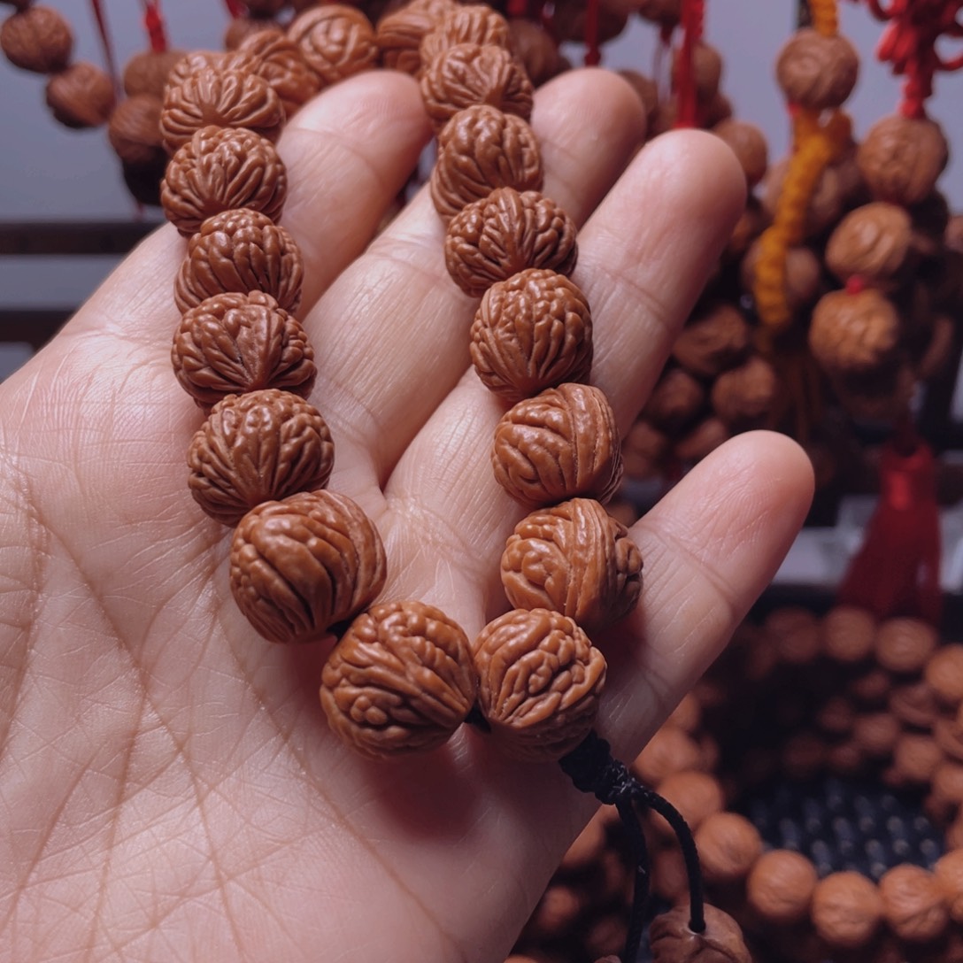 木质类龙纹桃枭手串