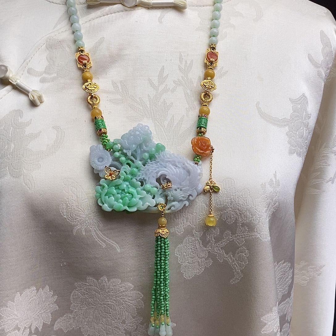 翡翠颈饰未镶嵌天然