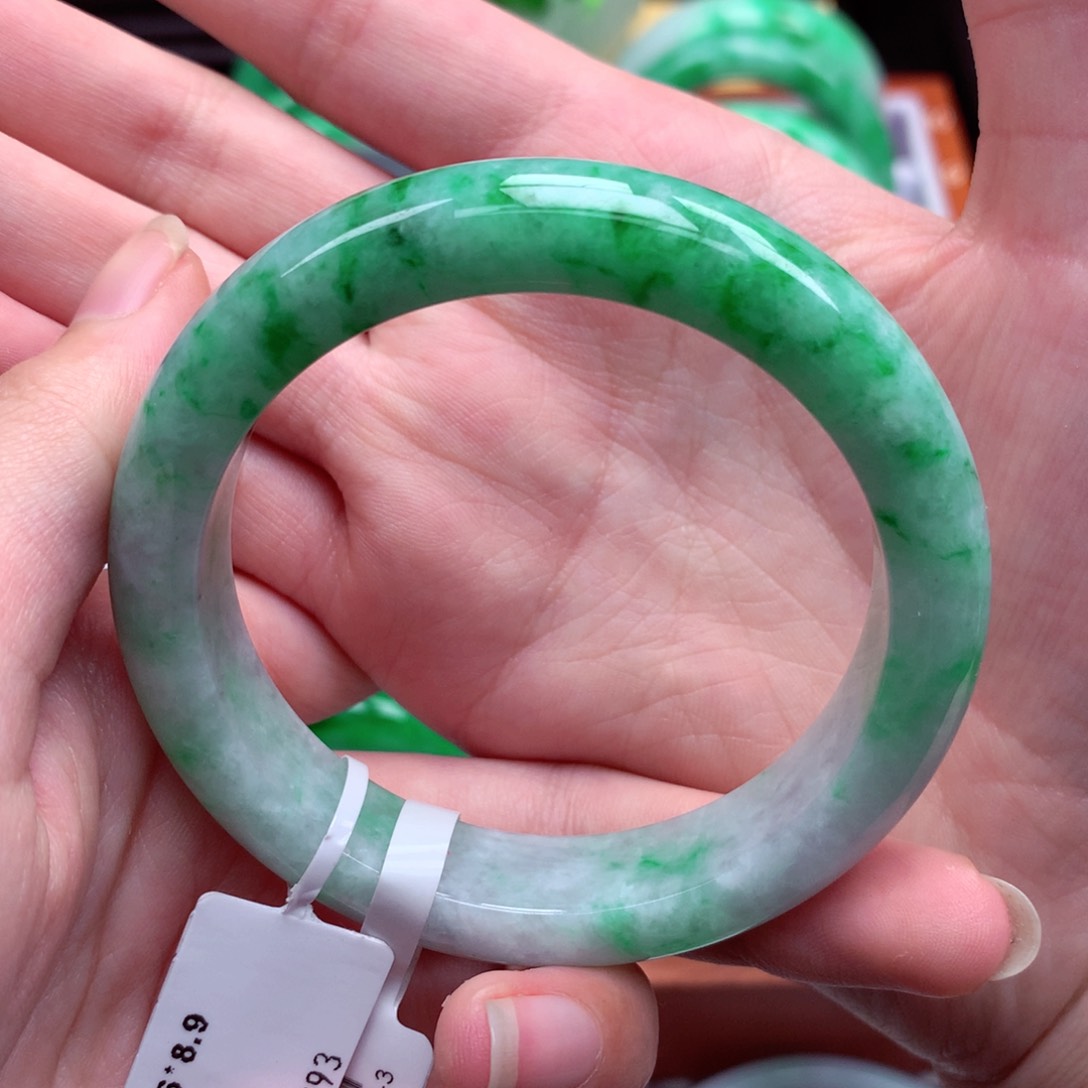 翡翠未镶嵌手镯翡翠