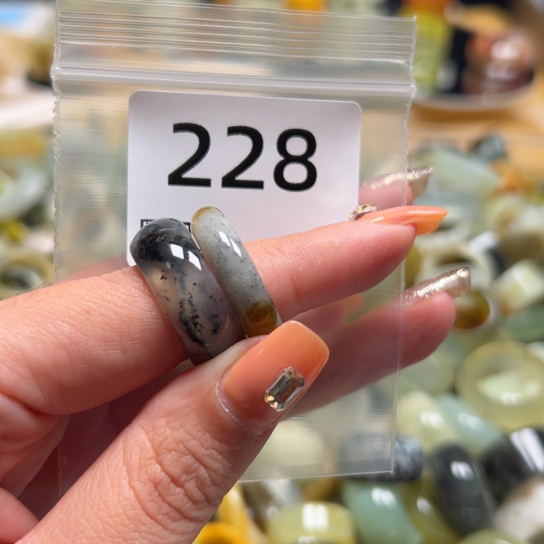 空***档蛇纹石玉未镶嵌戒指