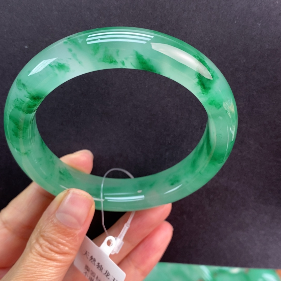 石英质玉手镯未镶嵌妮