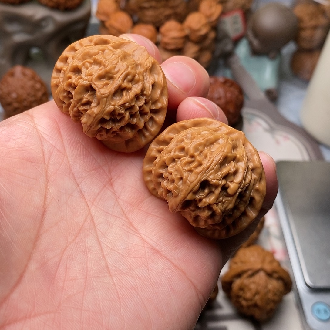 文玩核桃把件宫灯