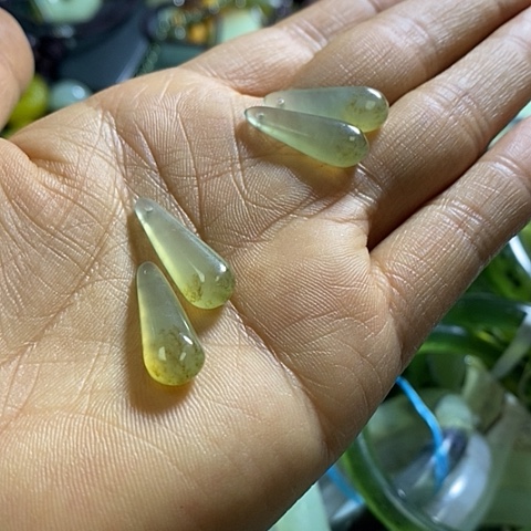 岫玉耳环未镶嵌一对多样性发货