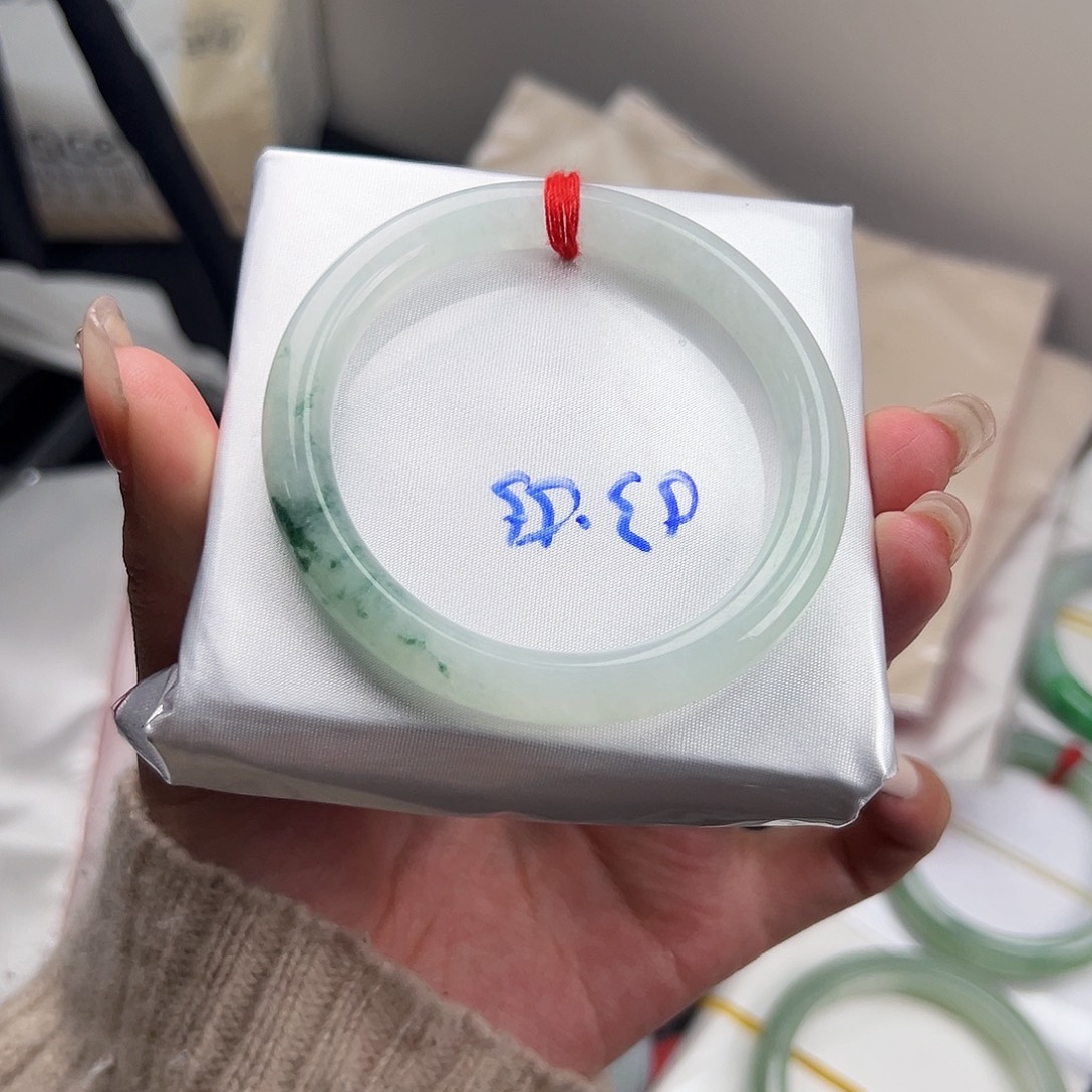 翡翠未镶嵌手镯53圆条