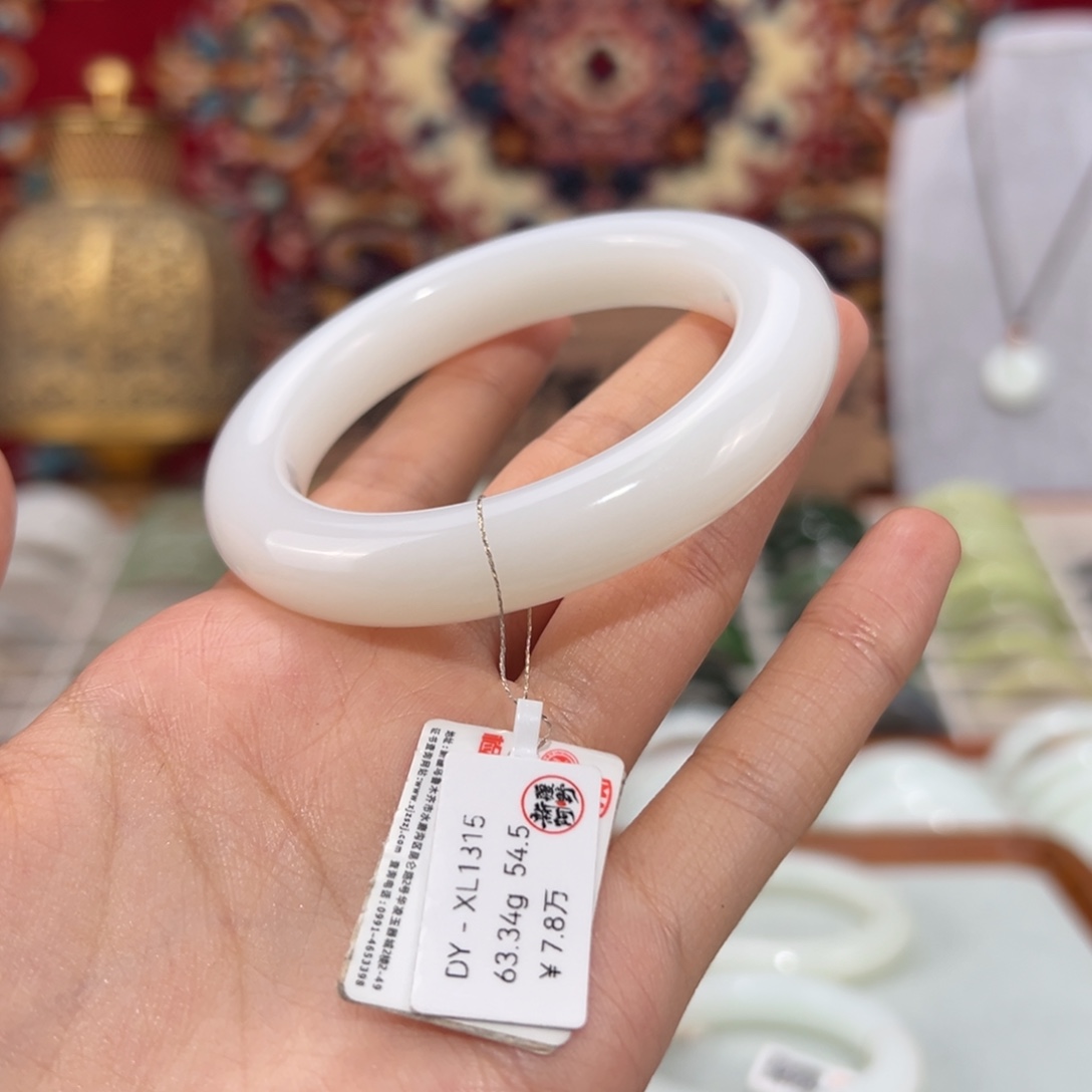 和田玉未镶嵌手镯优雅羊脂白玉手镯 经典传家款