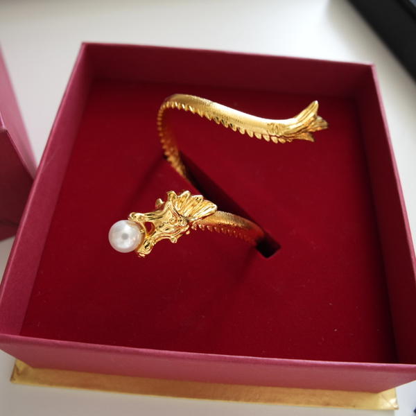 Chanel金色龙手镯手环 全新带盒子