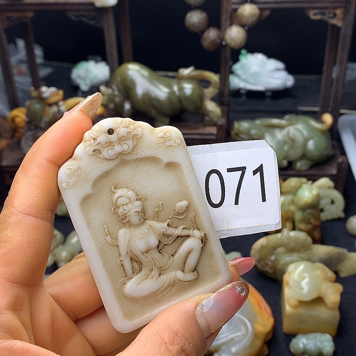 和田玉未镶嵌颈饰