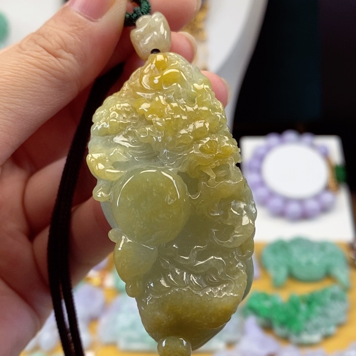 翡翠颈饰未镶嵌翡翠吊坠