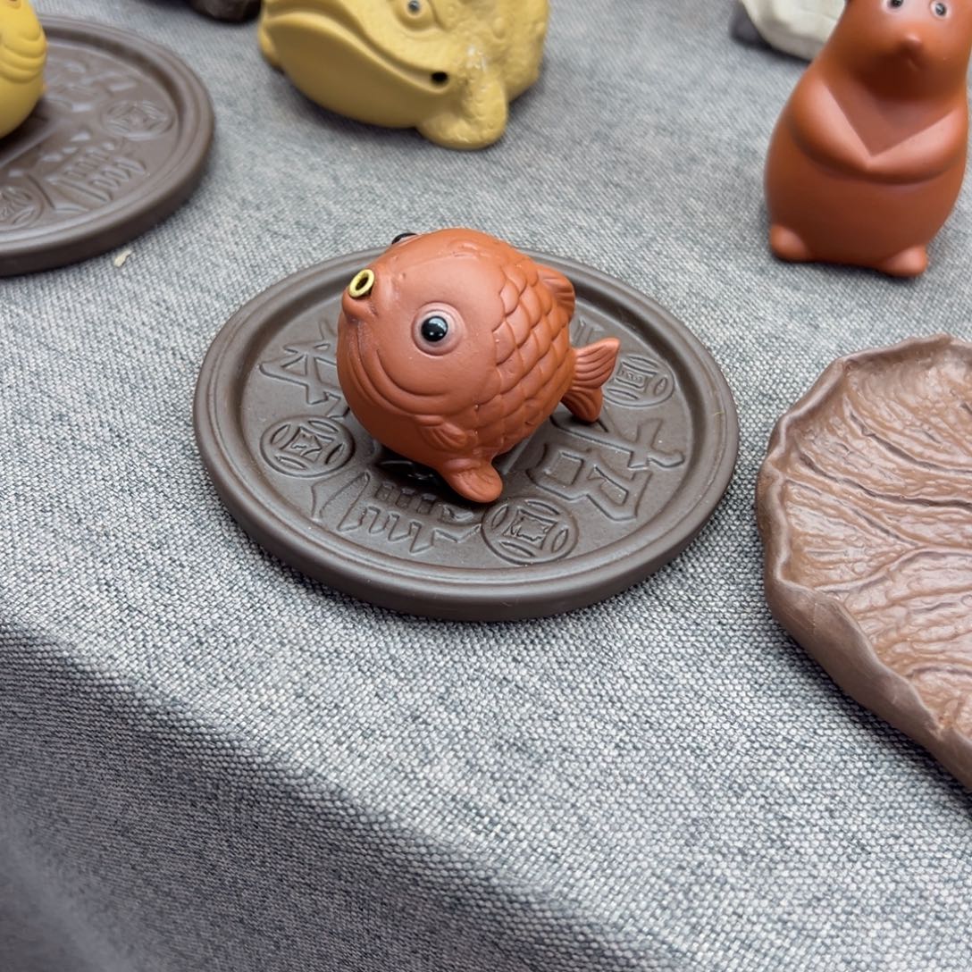 哈***喽茶宠紫砂红色鲤鱼带底盘