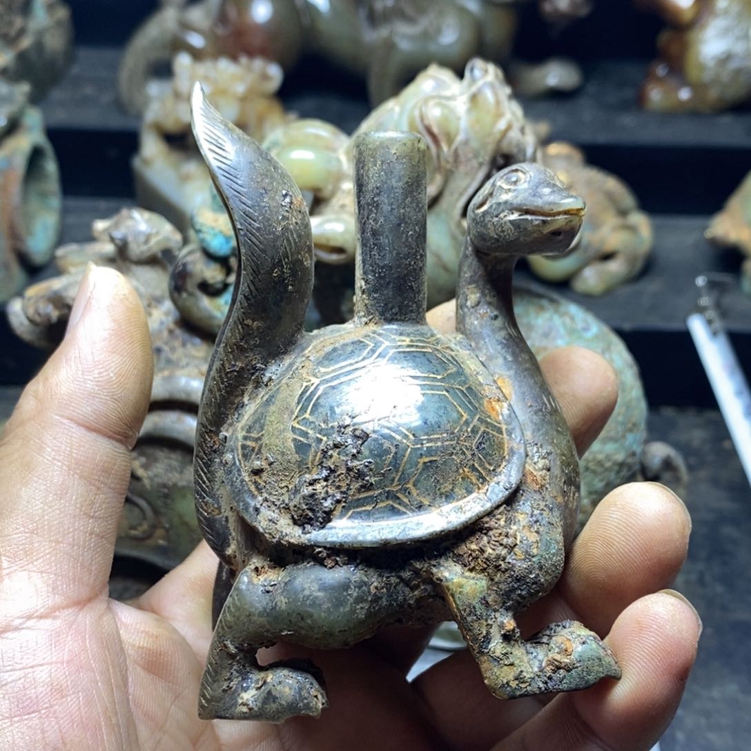 和田玉未镶嵌把件低*