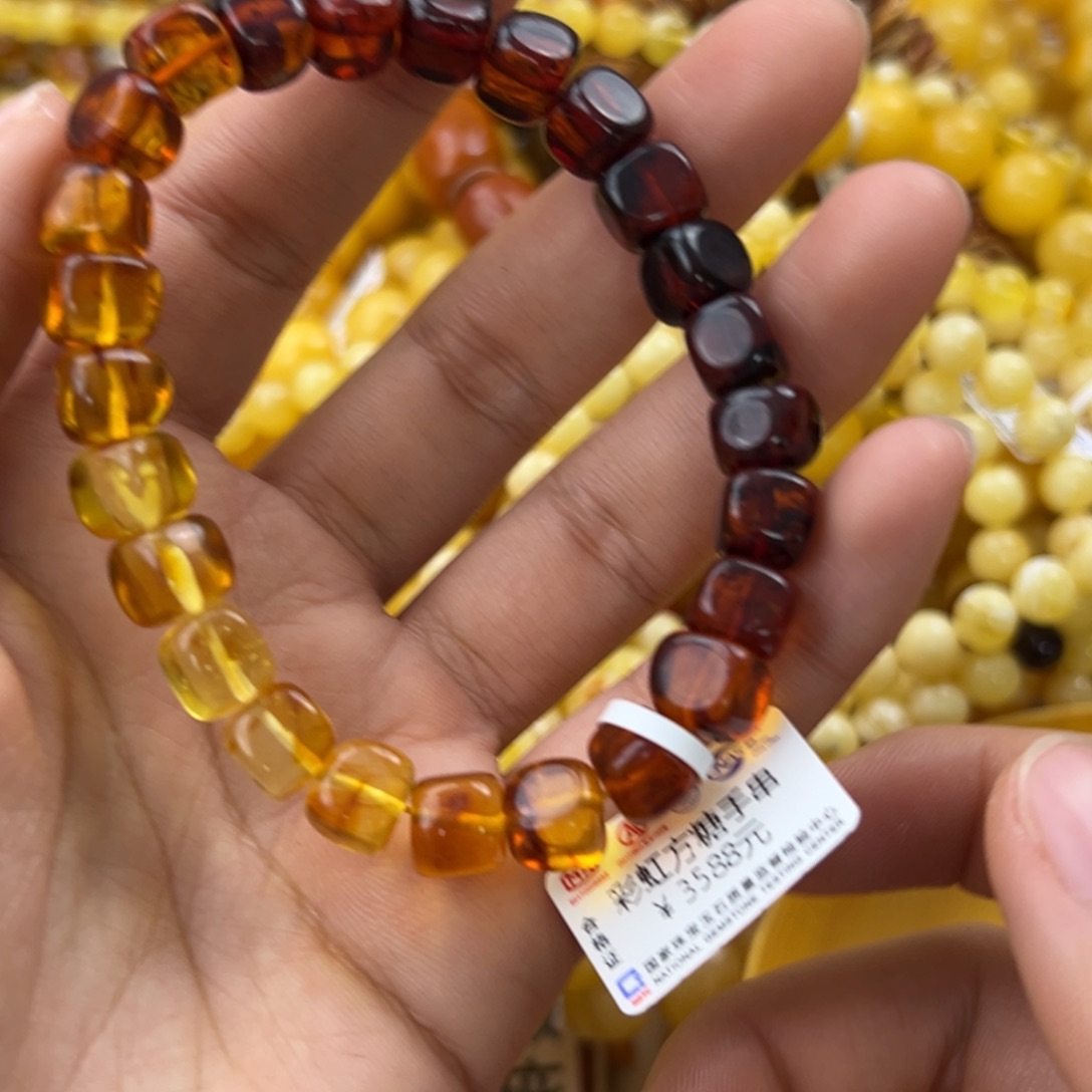 琥珀珠宝奇石未镶嵌