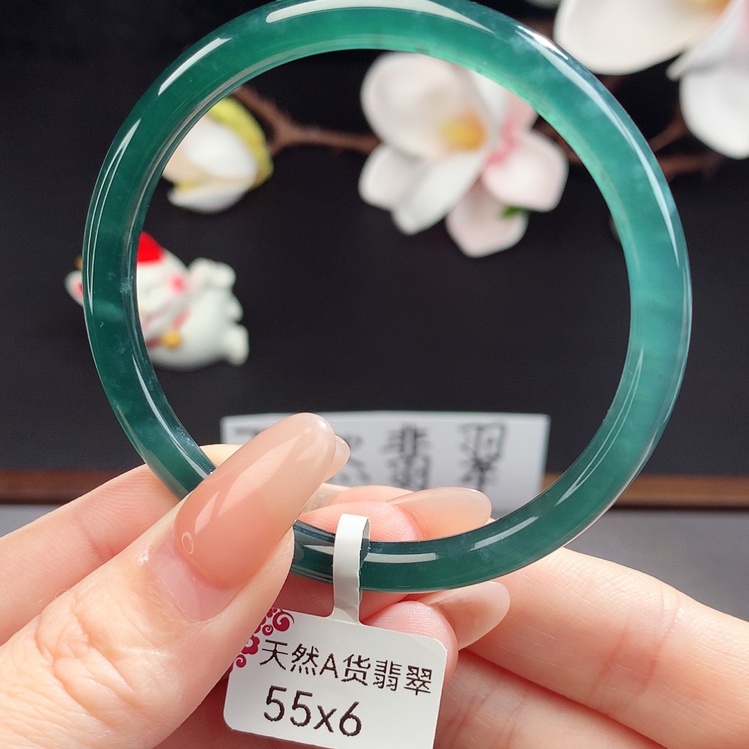 翡翠手镯（圆镯）未镶嵌