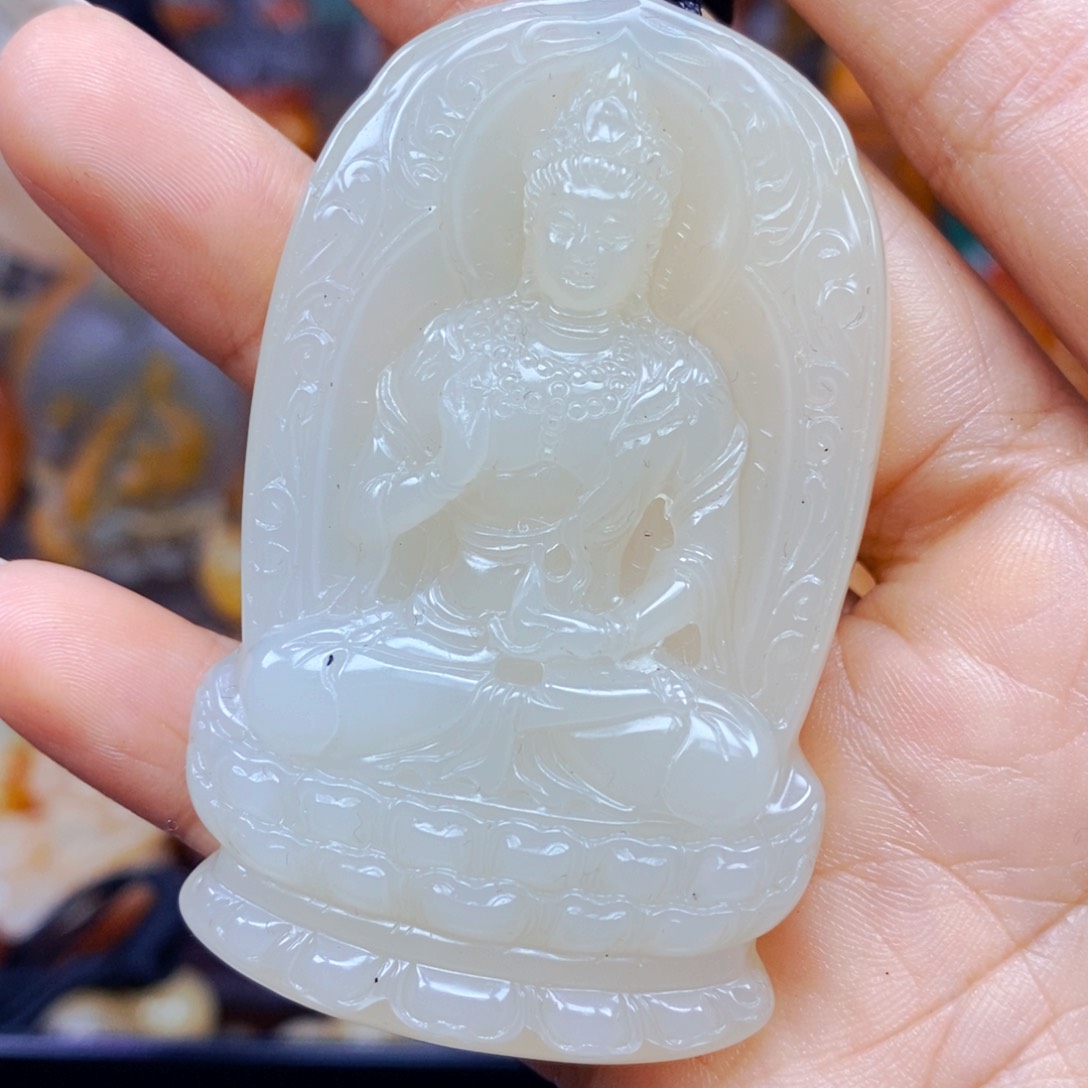 石英质玉（黄龙玉）未镶嵌颈饰