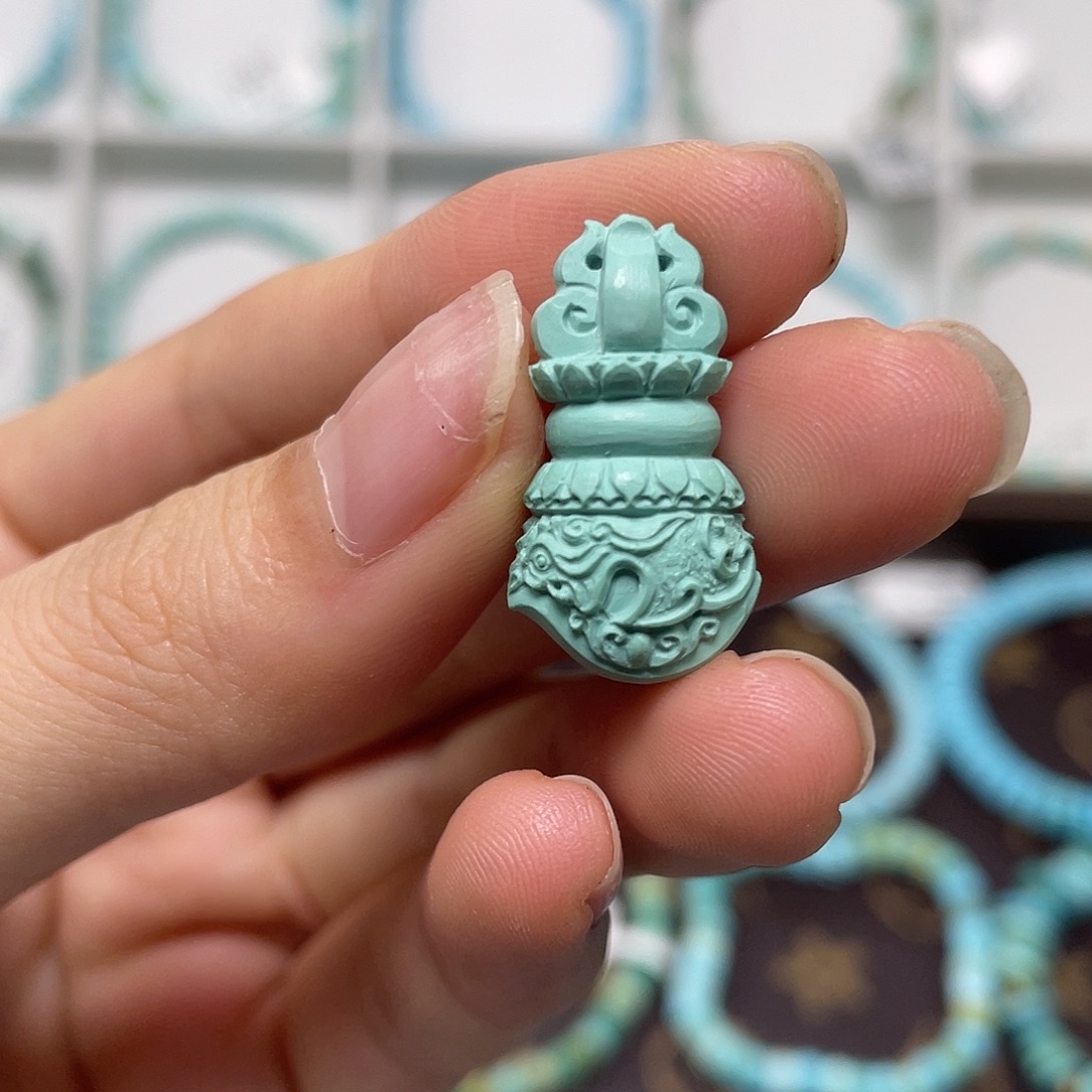 绿松石未镶嵌珠宝奇石