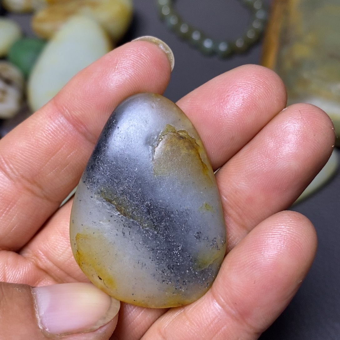 和田玉未镶嵌挂件