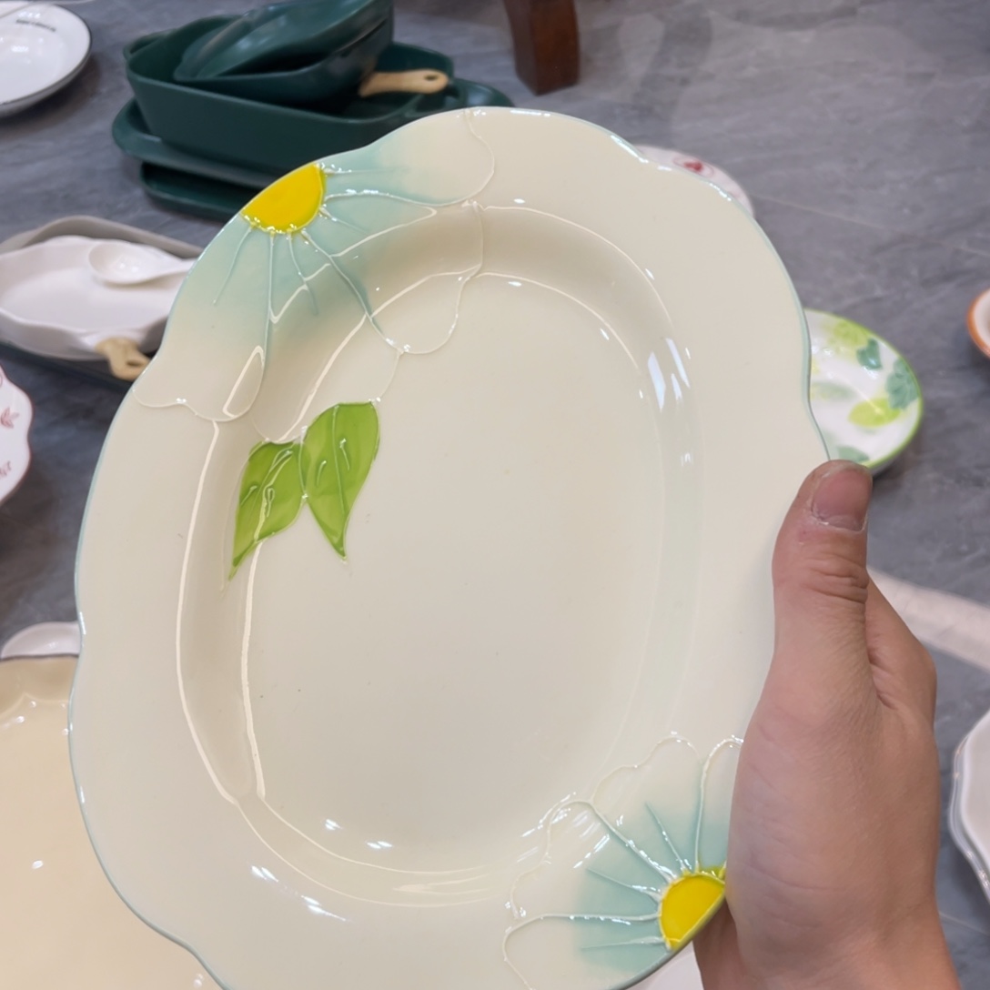 陶瓷微瑕餐具介意勿拍，满18飞！