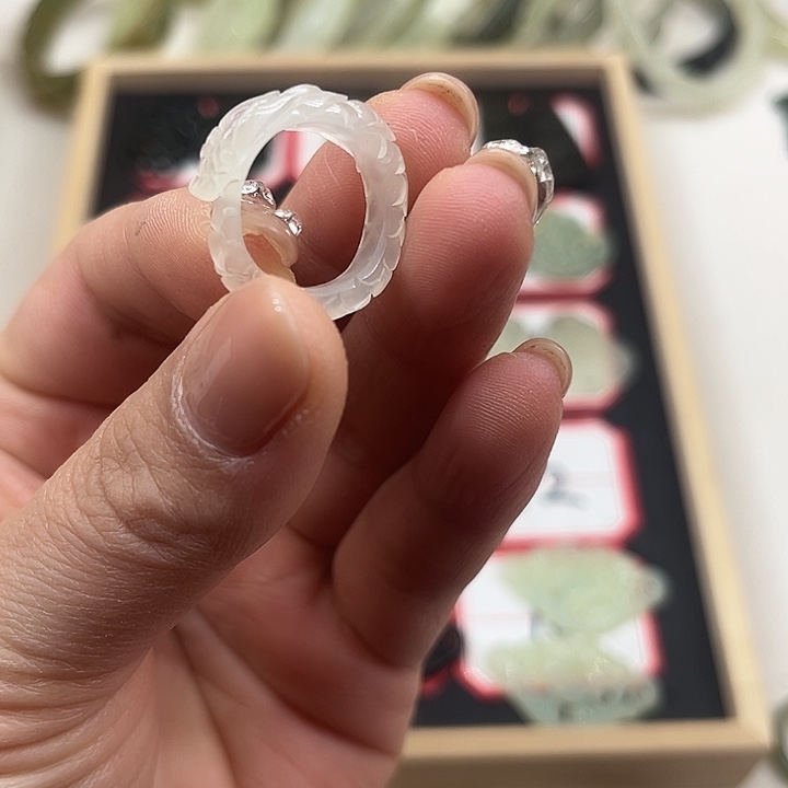 琉***饼蛇纹石玉合金耳钉