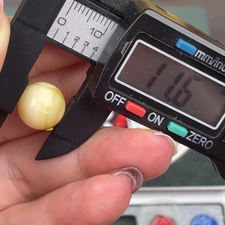 琥珀裸石未镶嵌微瑕1369