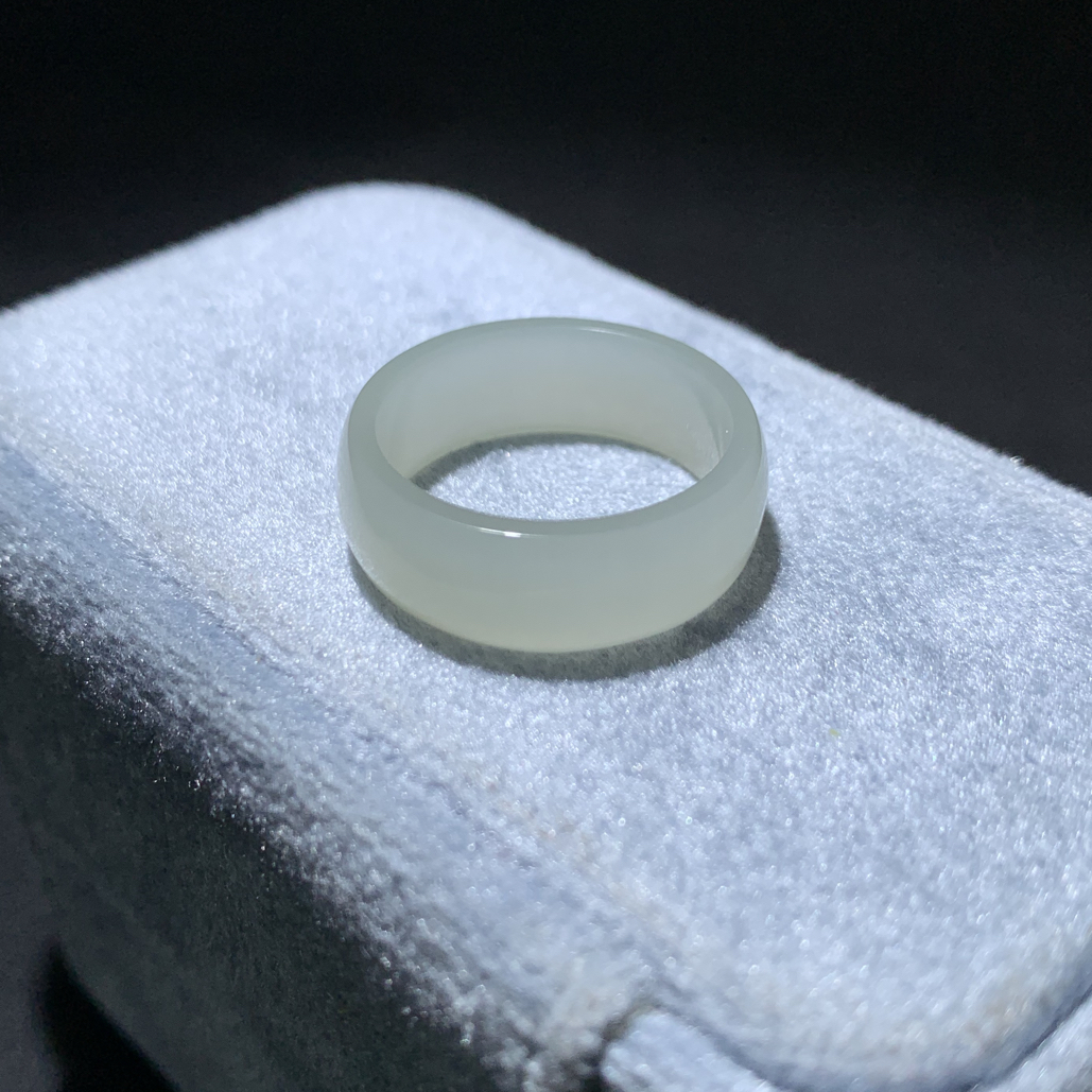 和田玉且末近矿料青白玉圈口18mm