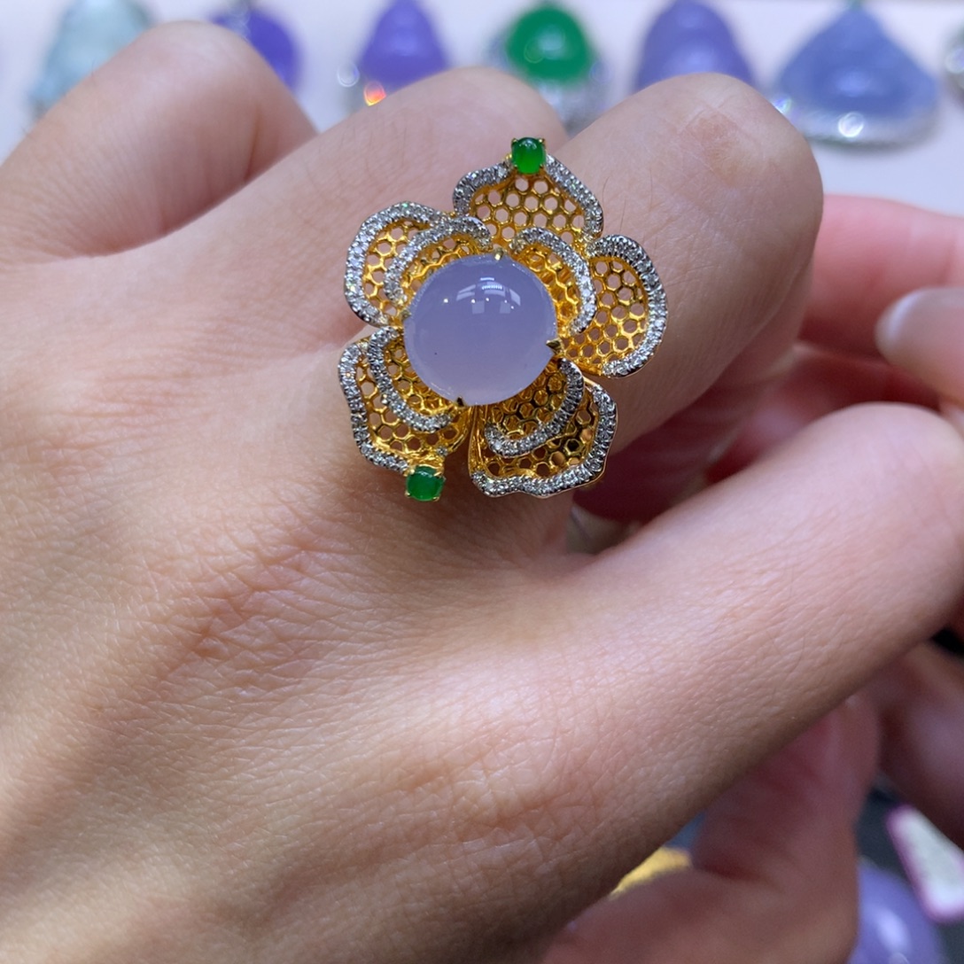 翡翠18K金镶嵌颈饰