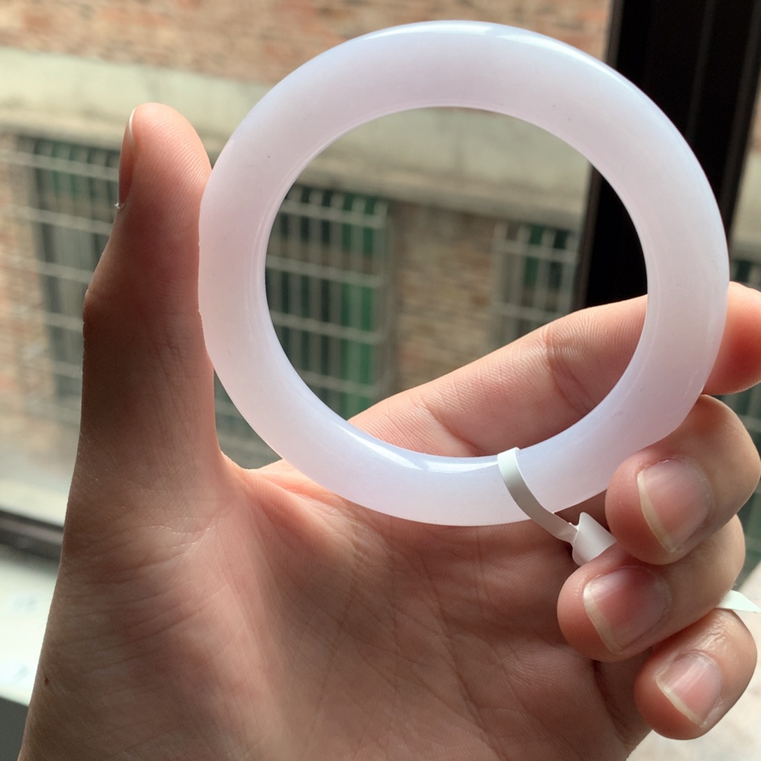 翡翠手镯未镶嵌翡翠手镯