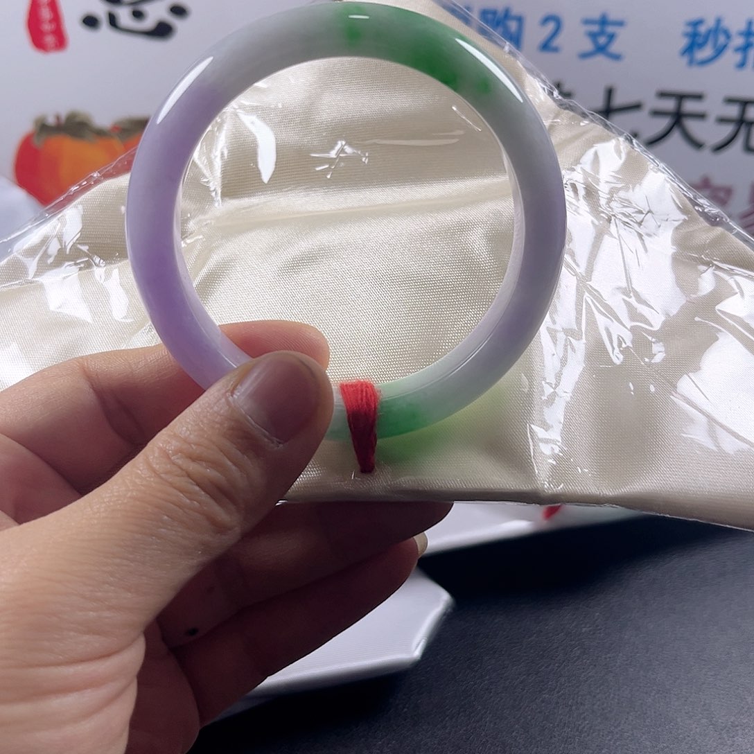 以实物为准，拍哪个发哪个