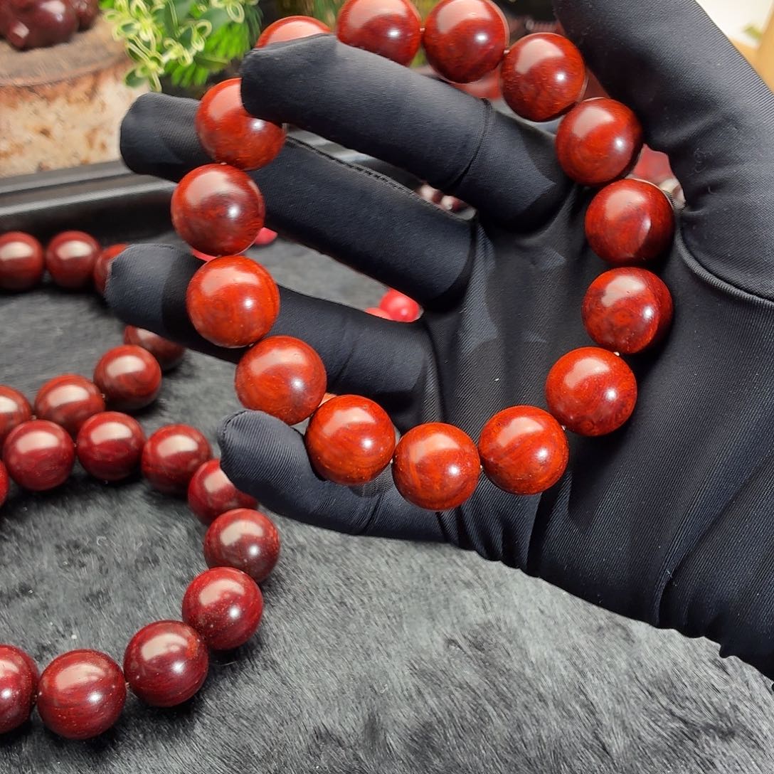 Z***8手串/手链小叶紫檀原汁原味顶泥树头料几乎无毛孔